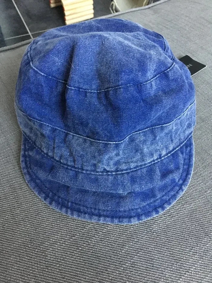 Casquette neuve - photo numéro 2