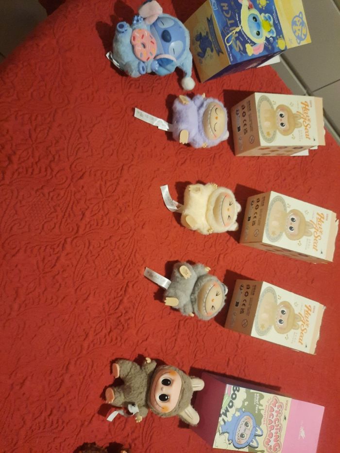 Lot labubu