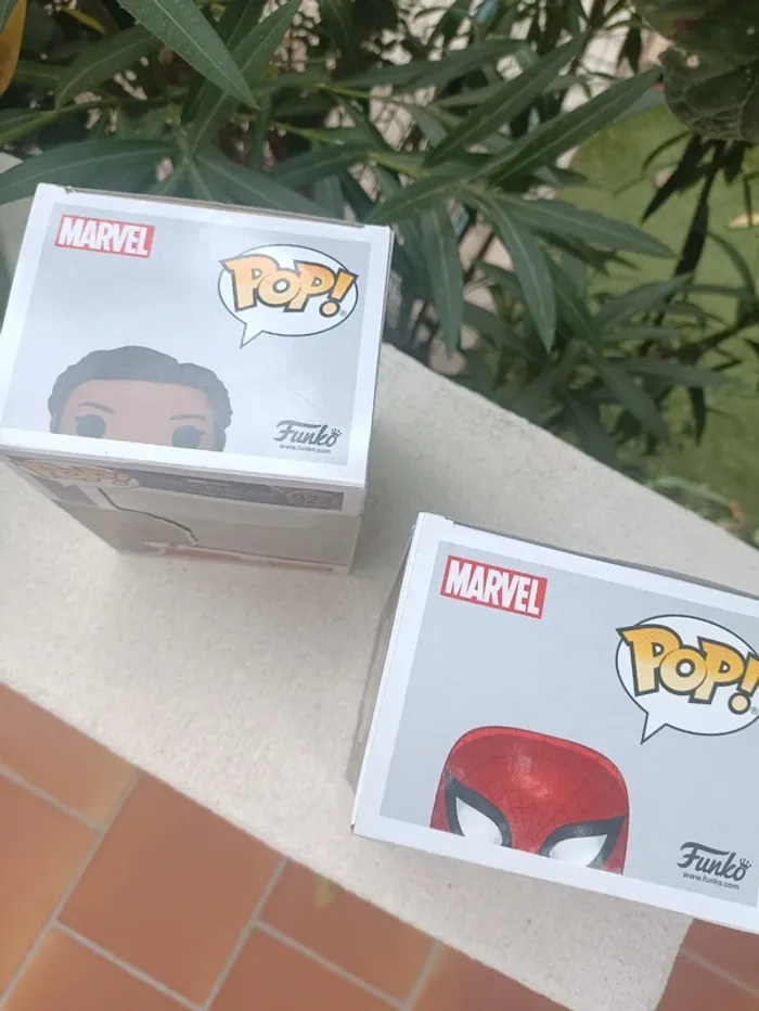 Lot de 2 Funko pop Marvel "spiderman" - photo numéro 4