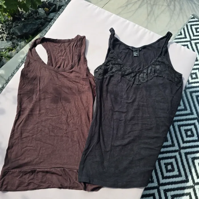 Lot de 2 débardeurs taille s noir dentelle et marron h&m