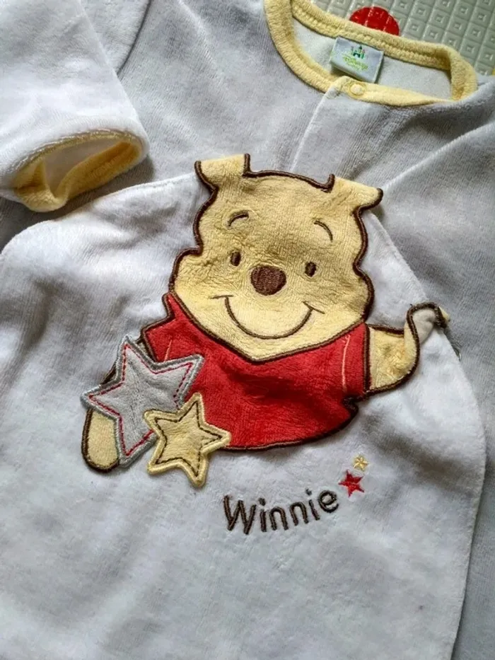 Pyjama Disney Winnie l'ourson 6 mois - photo numéro 2