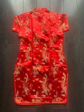 Robe Chinoise rouge motifs dragons taille 46 dimensions en description