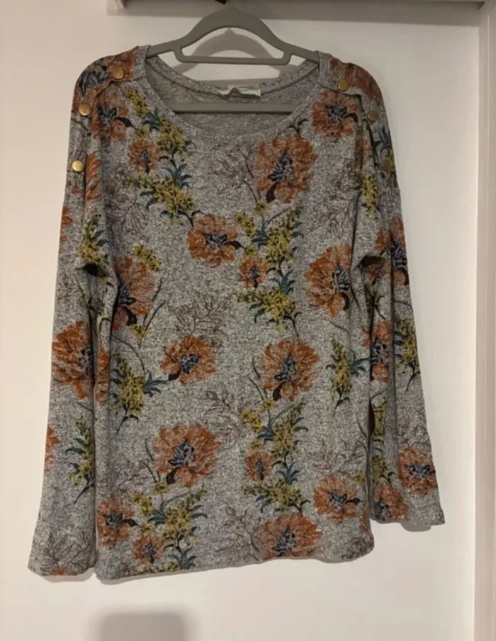 Jolie pull gris à fleur Promod taille 38-M très bon état - photo numéro 2