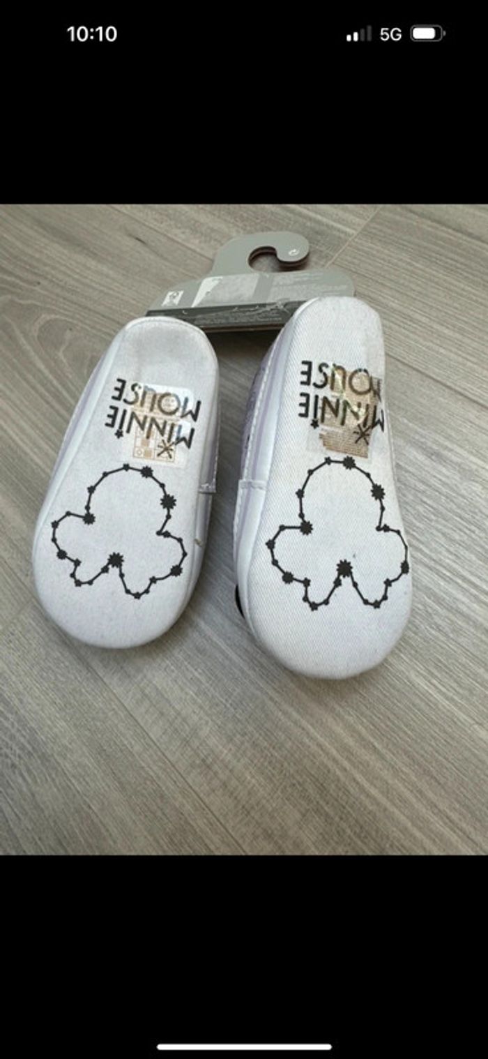 Chaussures bébé fille Minnie 20-21 neuves avec étiquette - photo numéro 3