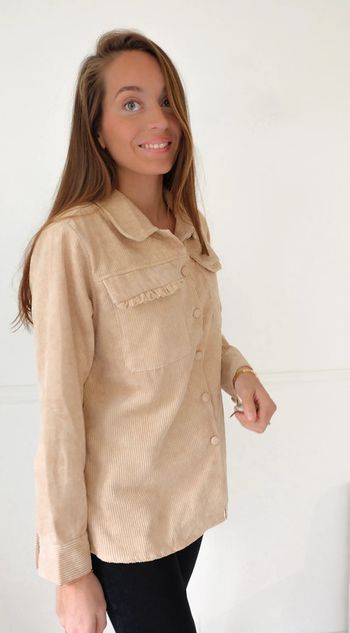 🌟 Veste, chemise beige avec poche en fronce