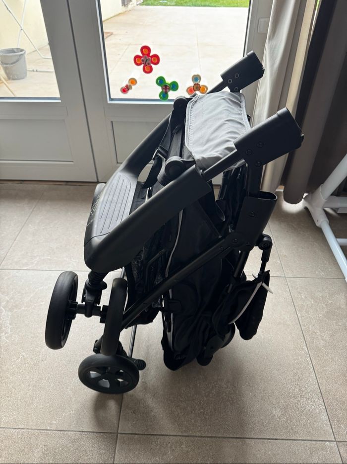 Poussette comme neuve - photo numéro 4