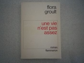 UNE VIE N'EST PAS ASSEZ