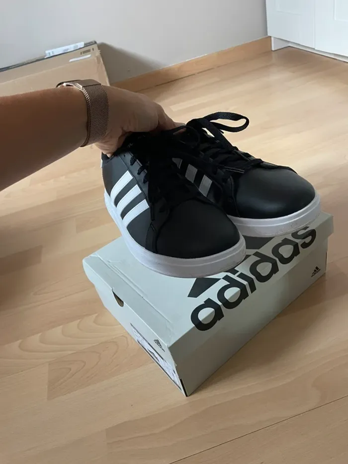 Baskets Adidas garçon 39 - photo numéro 7