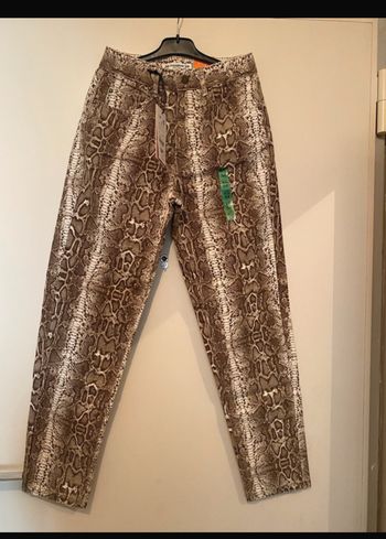 Jean mom pull & bear effet python taille 34 neuf