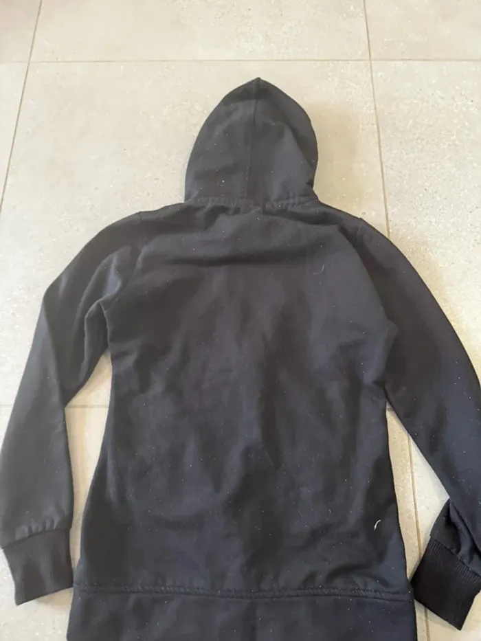 Gilet noir bon état taille S, il ya des bouloches - photo numéro 4