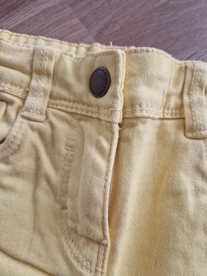 Pantalon/Jean jaune Kiabi 6ans - photo numéro 3