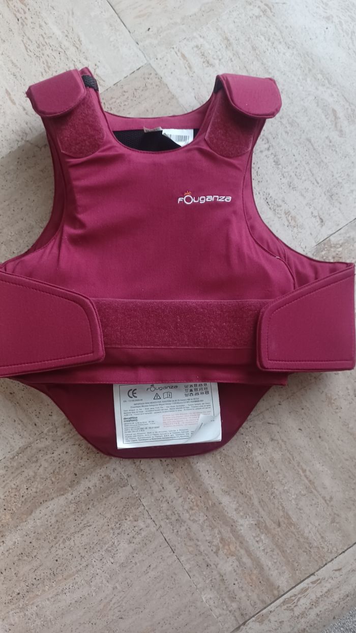 Gilet de protection équitation fouganza enfants très bon état 8/ 10
