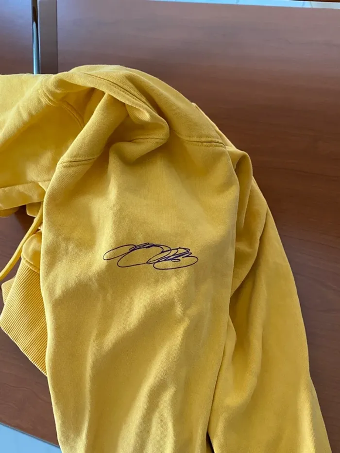 🏀 Sweat à Capuche Lakers Jaune – Taille S – LeBron James #6 – Collector & Parfait État - photo numéro 4