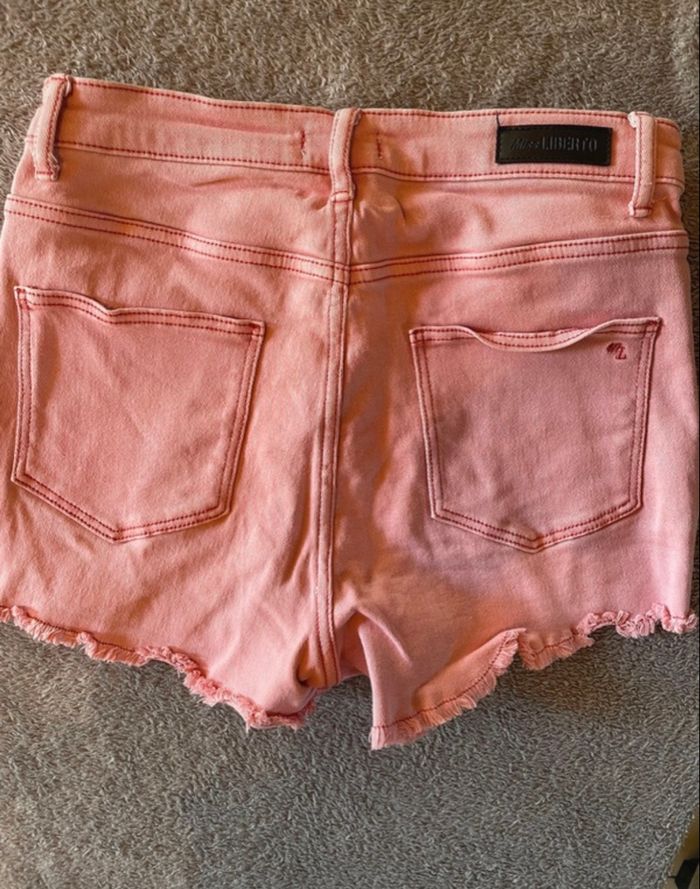 short rose clair Miss Liberto - taille M, fermeture 5 boutons - photo numéro 3