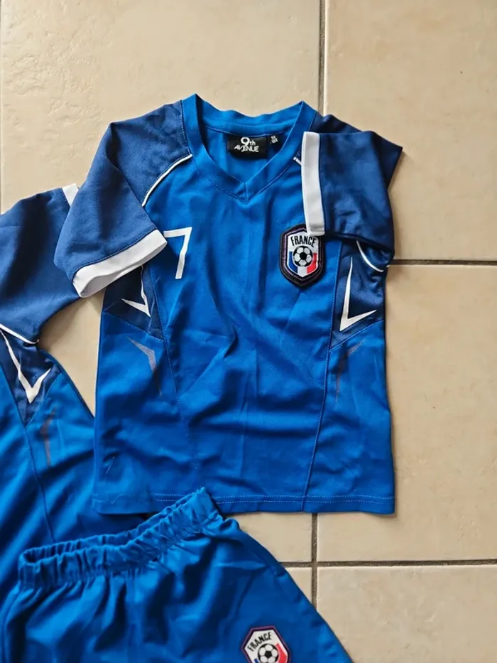 2 maillots + 1 short de foot France 3/4 ans - photo numéro 4