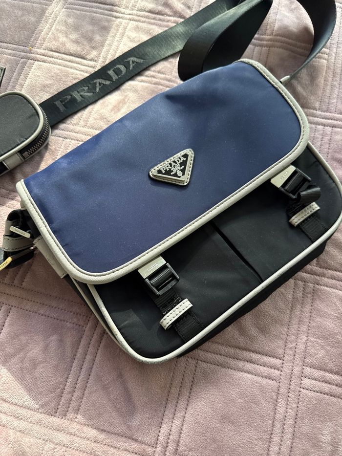 Sacoche prada - photo numéro 2