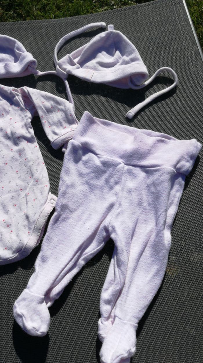 Lot naissance fille pantalon body bonnets - photo numéro 3