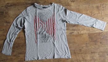 tshirt gris 14 ans ou XS Kiabi