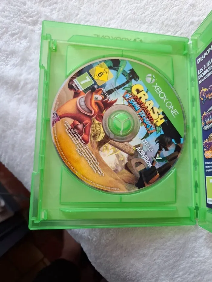 Magnifique jeu de xbox Crash bandicoot - photo numéro 2