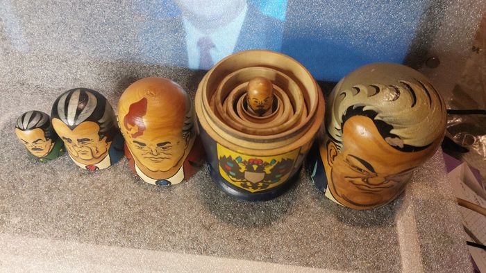 Poupée russe matriochka vintage représentant présidents  ex URSS - photo numéro 7