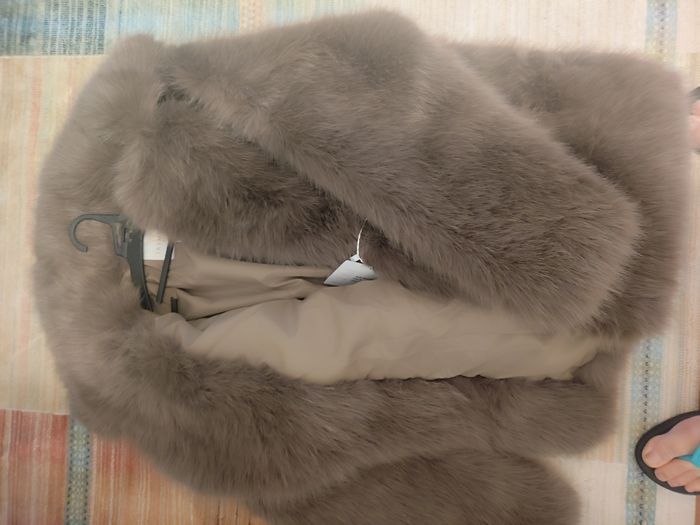 Joli manteau  fausse fourrure - photo numéro 4