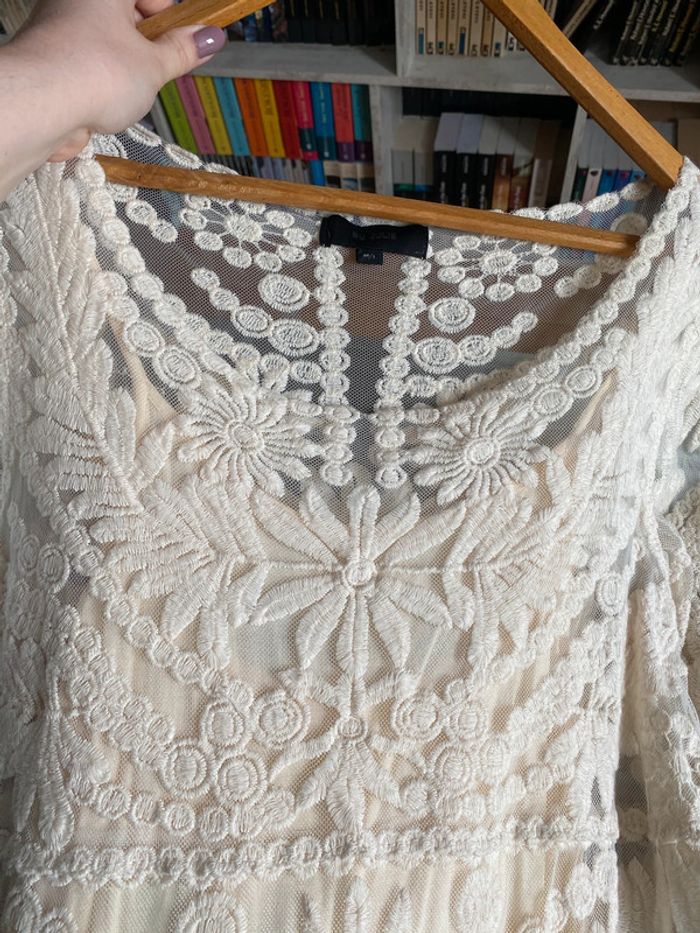 Robe tout en dentelle - photo numéro 6