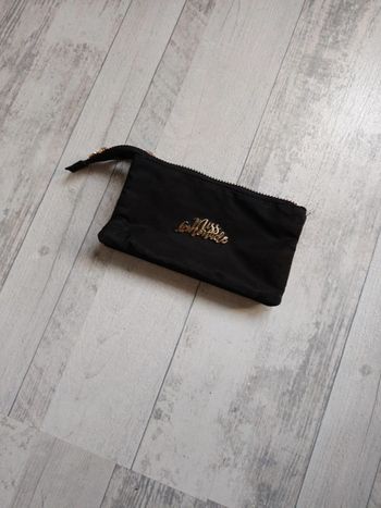 Trousse trois compartiments