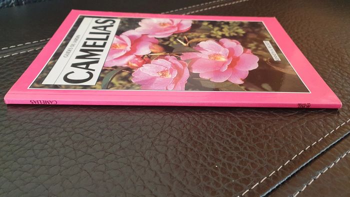 Livre " Camélias " Guide du jardin, de Kenneth A.Beckett - photo numéro 4