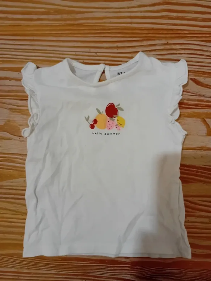 Gros lot de vêtements été fille, barboteuses, combishort, tee-shirt et shorts - photo numéro 5