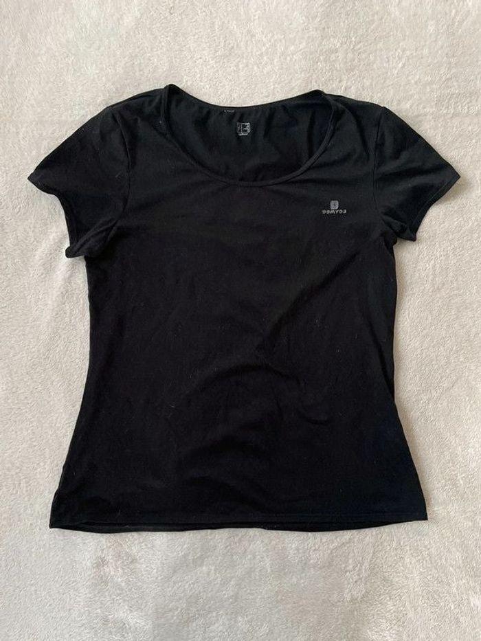 Haut t-shirt noir de sport uni simple basique col rond manches courtes