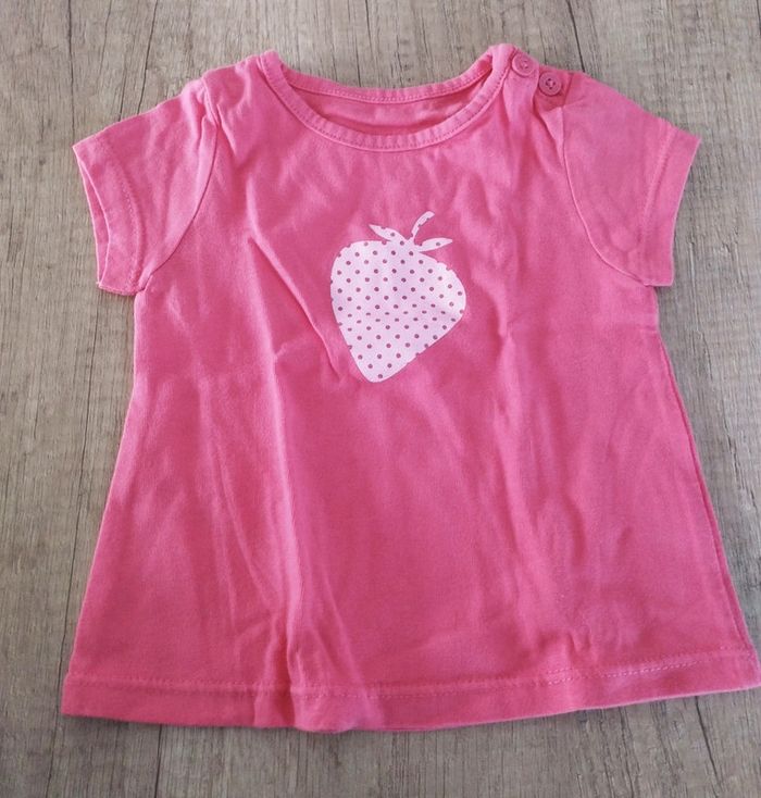 T-shirt manches courtes fille rose fraise 🍓 taille 3 mois