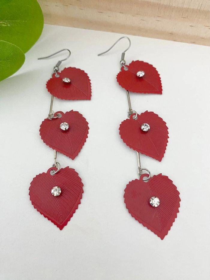 Boucles d’oreilles légères - strass et cœur - neuves - photo numéro 3