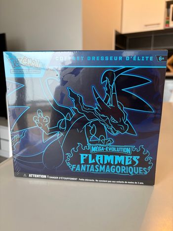ETB Pokémon Flammes Fantasmagoriques ME2