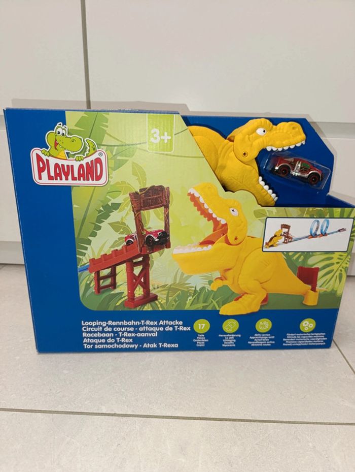 Looping T-Rex attacke