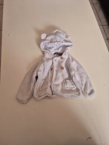 Gilet à capuche 1 mois