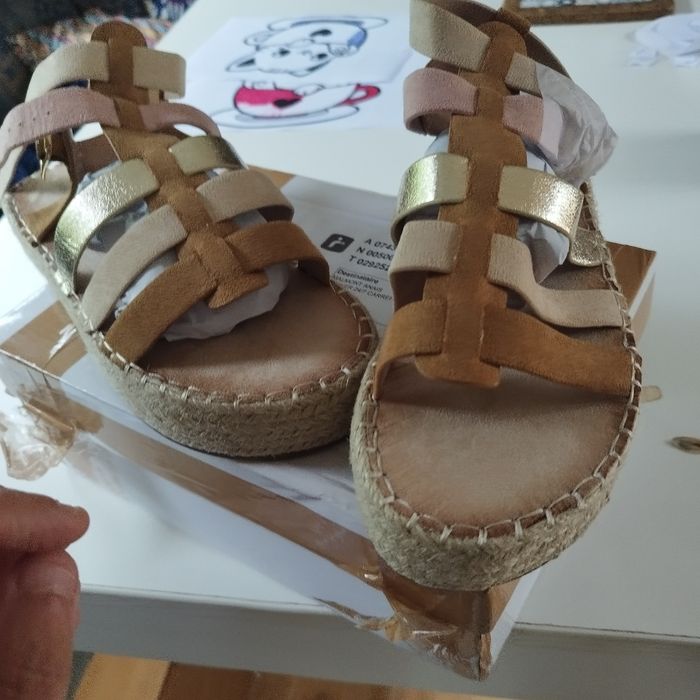 Magnifique espadrilles compensées dorés neuves - photo numéro 5