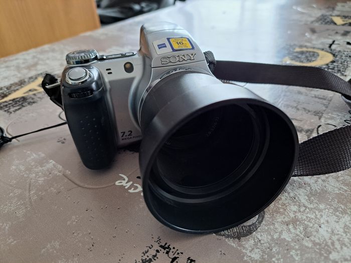 Appareil photo Sony dsc H5 - photo numéro 8