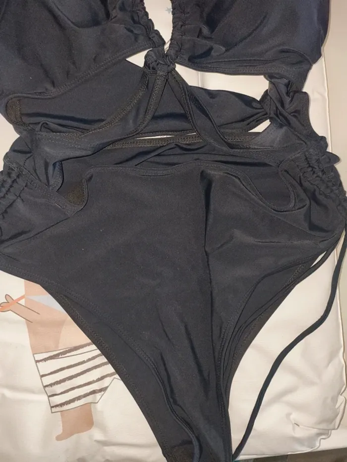 Maillot de bain neuf sans étiquette taille Xl sexy liens - photo numéro 2