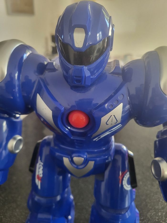 Robot télécommandé - photo numéro 3