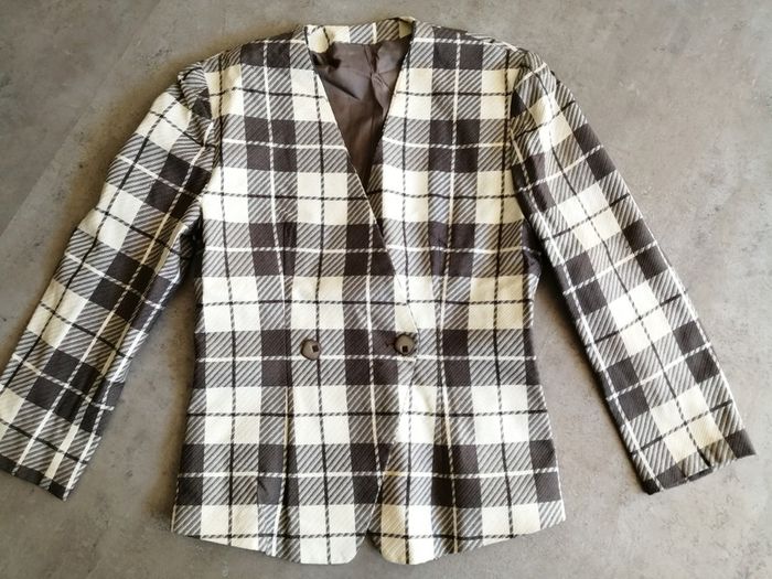 Tailleur jupe et veste blanc cassé et taupe Taille 36/38 Fait par une couturière - photo numéro 2