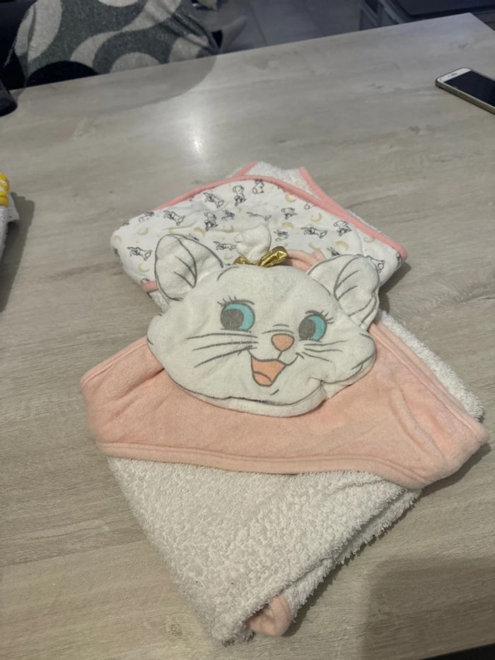 Cape de bain fille Disney Marie et Panpan