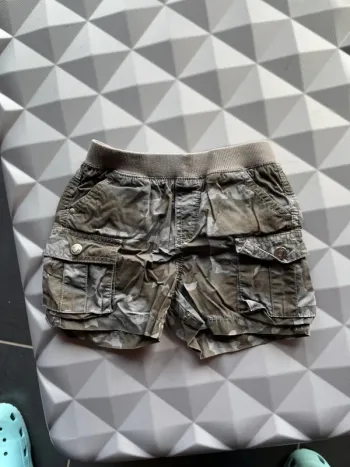 Short motif camouflage
