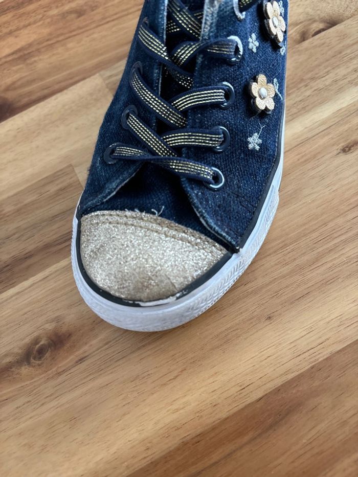 Basket en toile bleue et dorée - photo numéro 4