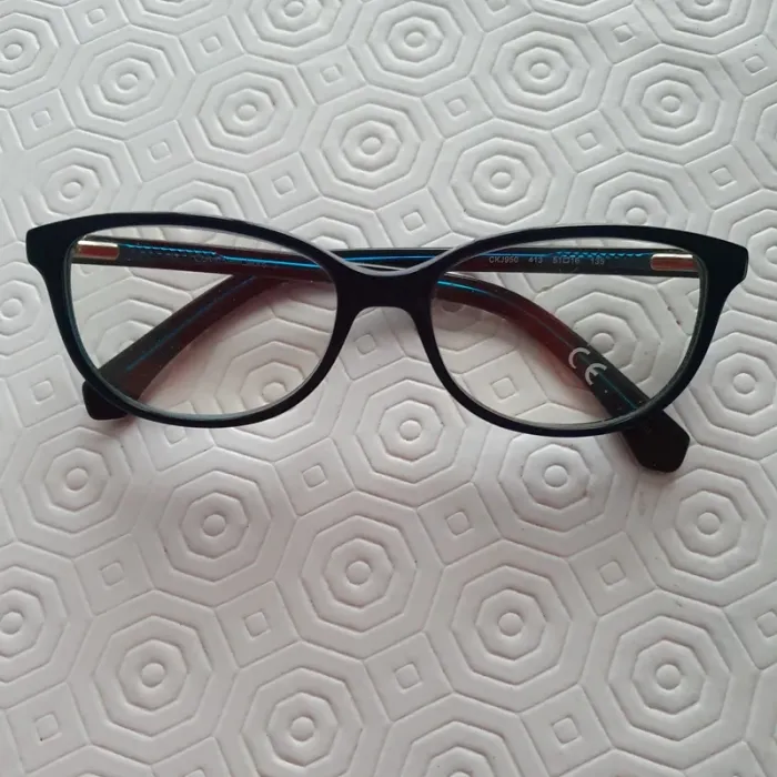 Paire de lunettes CKJ