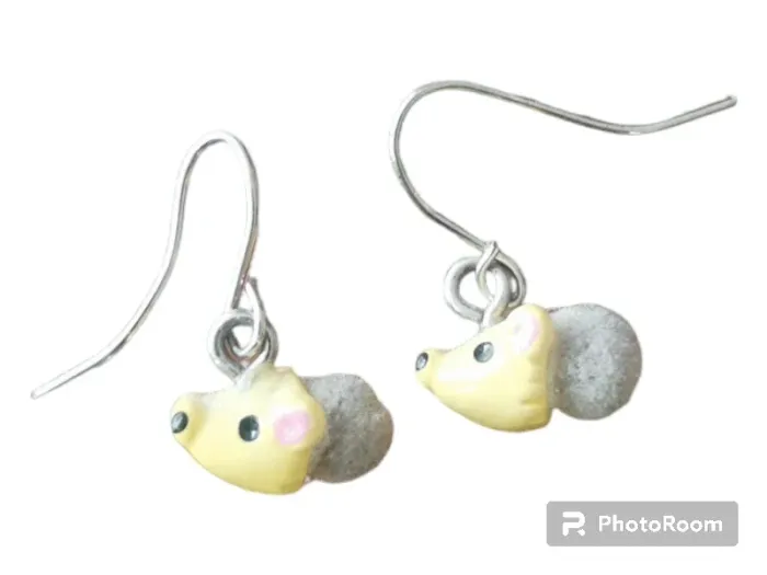 Boucles d'oreilles souris pompon neuves