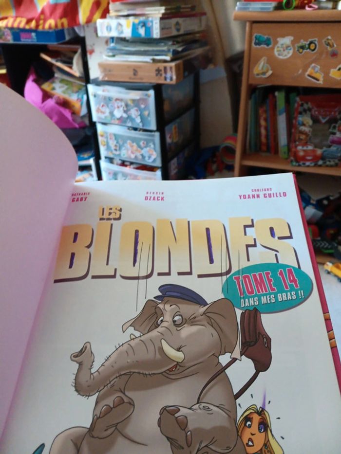 Bd les blondes tôle 14 à du feutre violet voir photos - photo numéro 3
