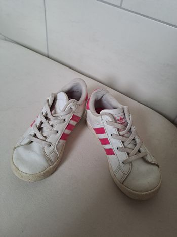 Baskets Adidas taille 27