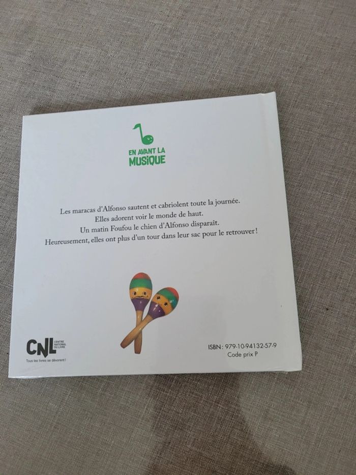 Livre "qu'elle audace, les maracas!" neuf hachette jeunesse - photo numéro 2