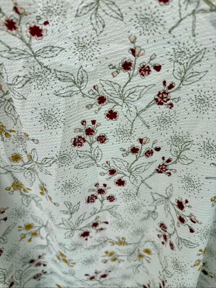 Blouse légère blanche avec des motifs fleuris In Extenso - Taille 46 - photo numéro 4
