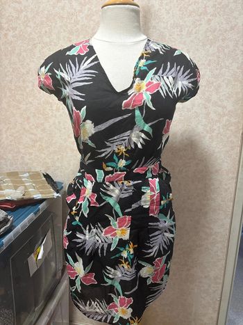Magnifique robe colorée taille 36 marque stüssy